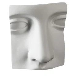 Scultura bianca di Naso Giunone