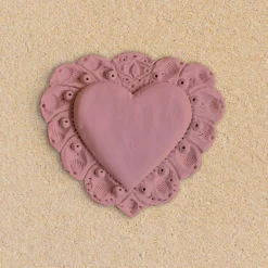 Scultura Da Parete Milagros Cuore Sacro In Gesso Rosa