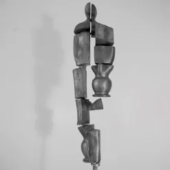 Scultura dell'uomo barattolo