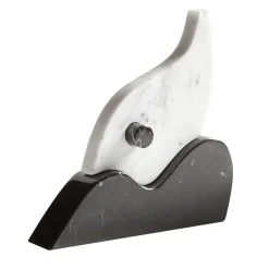 Scultura di Donzella Pavonina