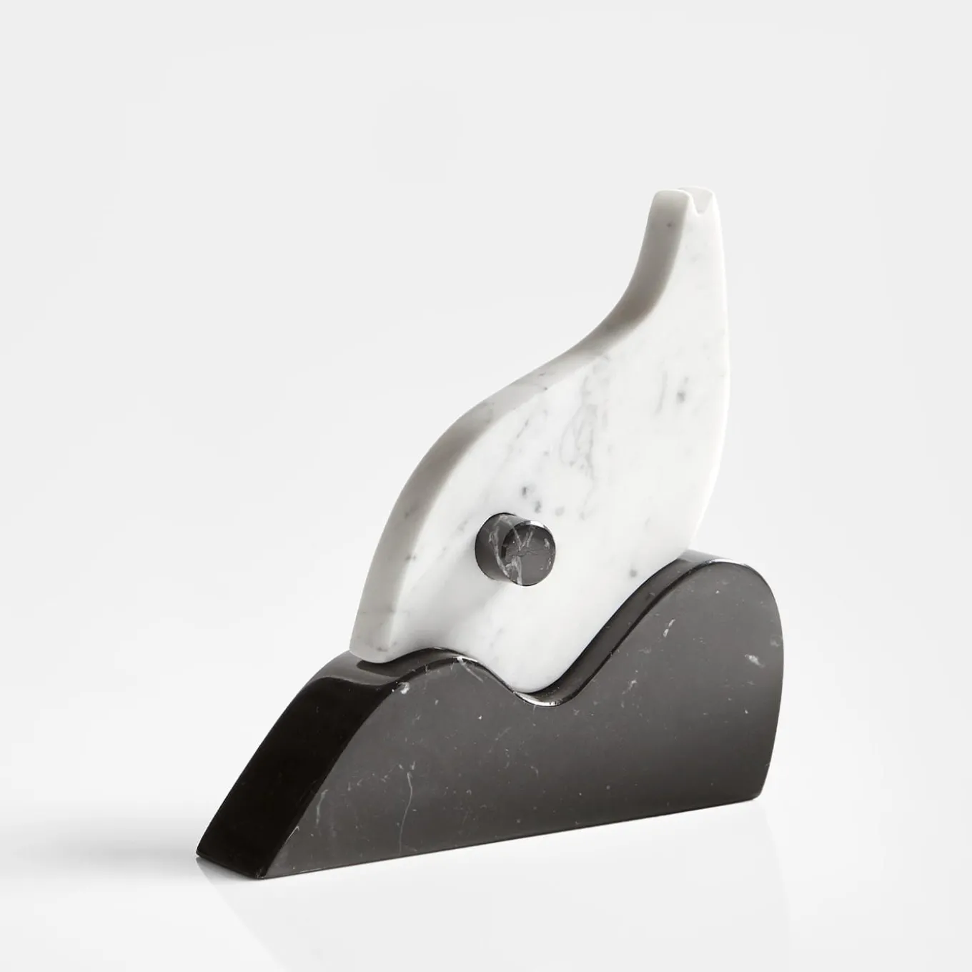 Scultura di Donzella Pavonina