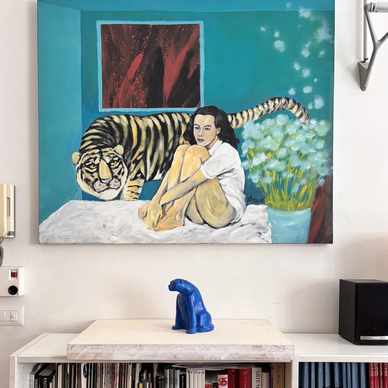 Scultura di pavone-pantera blu