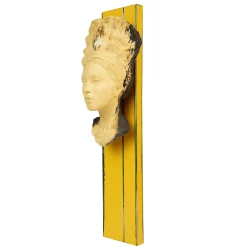 Scultura gialla Matrilineare II