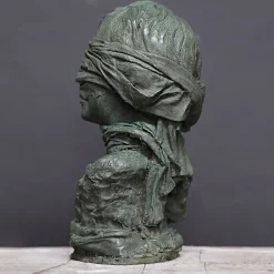 Scultura in bronzo Fortunata