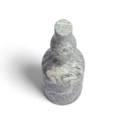 Scultura Omaggio a Morandi in marmo cipollino