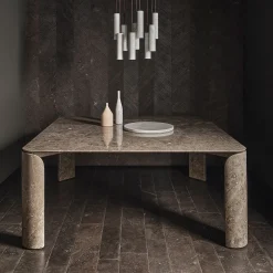 Scultura Omaggio a Morandi in marmo bianco di Carrara