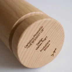 Scultura Pinocchio The Biggest Lie in Legno Marrone di Matteo Ragni