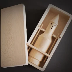 Scultura Pinocchio The Biggest Lie in Legno Marrone di Matteo Ragni