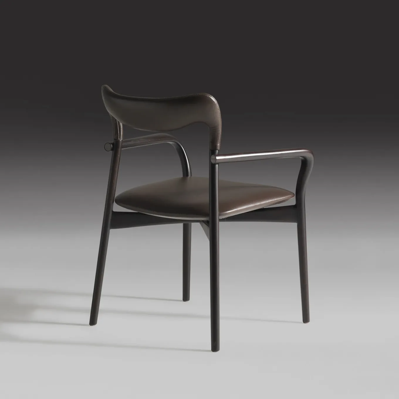 Sedia Achille in pelle scura