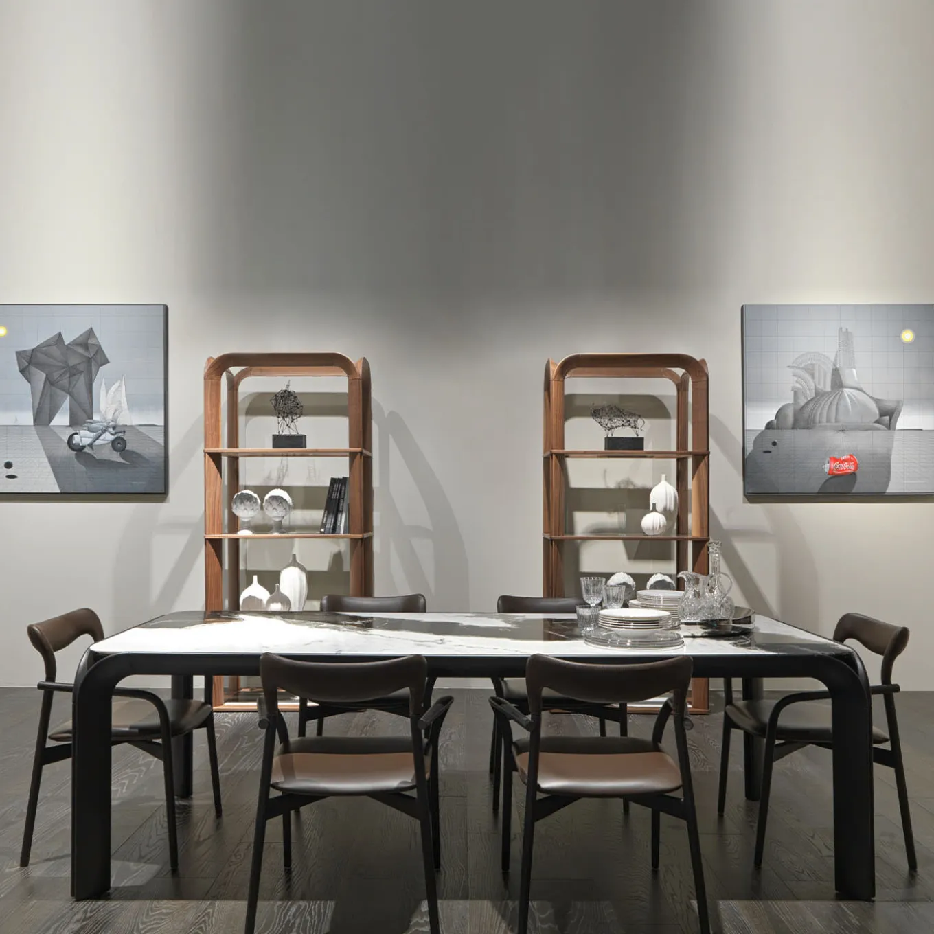 Sedia Achille in pelle scura