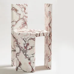 Sedia alata in legno di Antonio Saporito