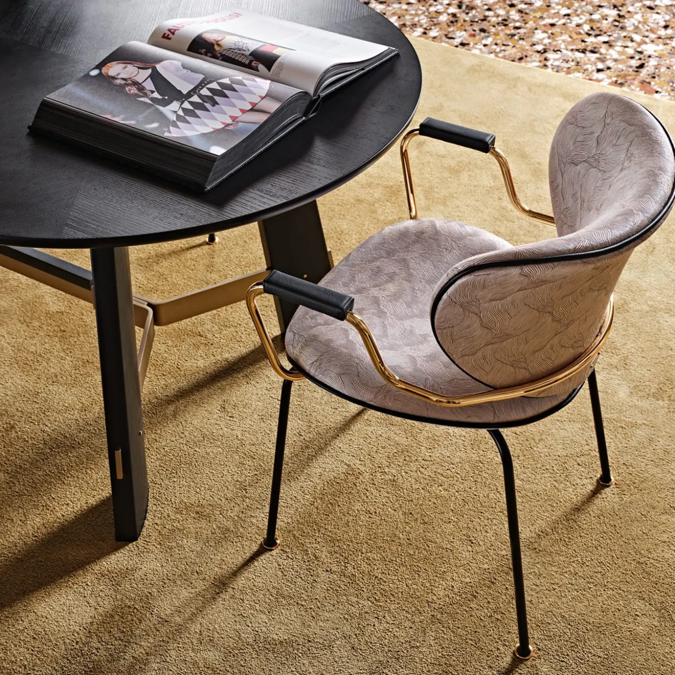 Sedia con braccioli Kalida