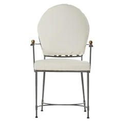 Sedia con schienale curvo e cuscino