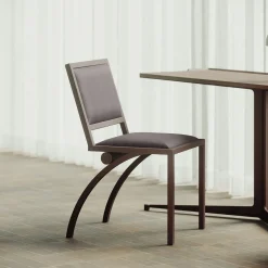 Sedia Cylindre in ferro con finitura bronzo e pelle