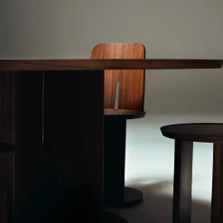 Sedia Intersection di Neri&Hu