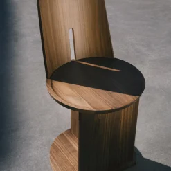 Sedia Intersection di Neri&Hu