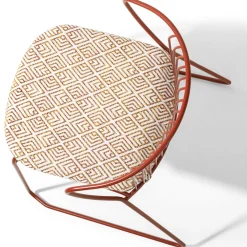 Sedia rossa non fuori