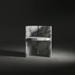 Sedia Sterling in marmo Calacatta