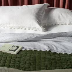 Set da letto in lino bianco con pizzo siciliano
