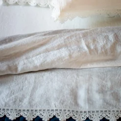 Set da letto in lino bianco con pizzo siciliano