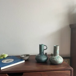 Set di 2 Anfore Eco Abitato in Ceramica Azzurra della Collezione Micromondo