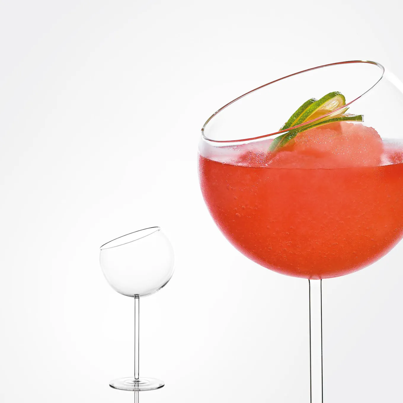 Set di 2 bicchieri da cocktail Xeno con taglio obliquo
