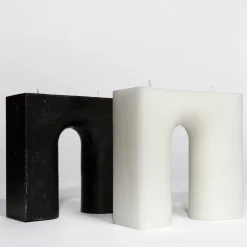 Set di 2 candele bianche e nere Trionfo