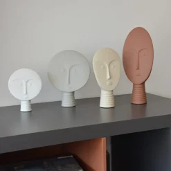 Set di 4 maschere decorative bianche e marroni