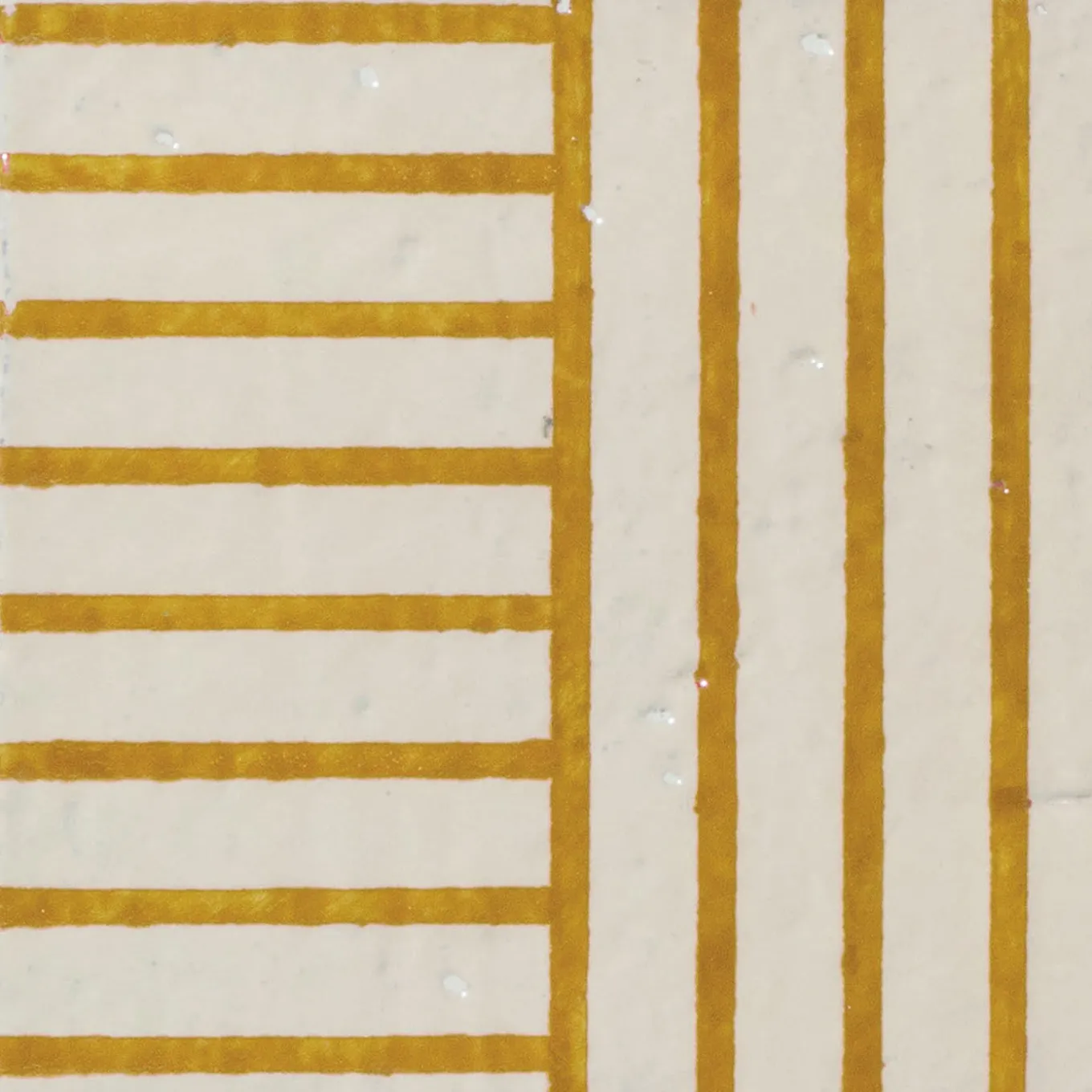 Set di 44 piastrelle bianche e gialle Alfabeto di Margherita Rui