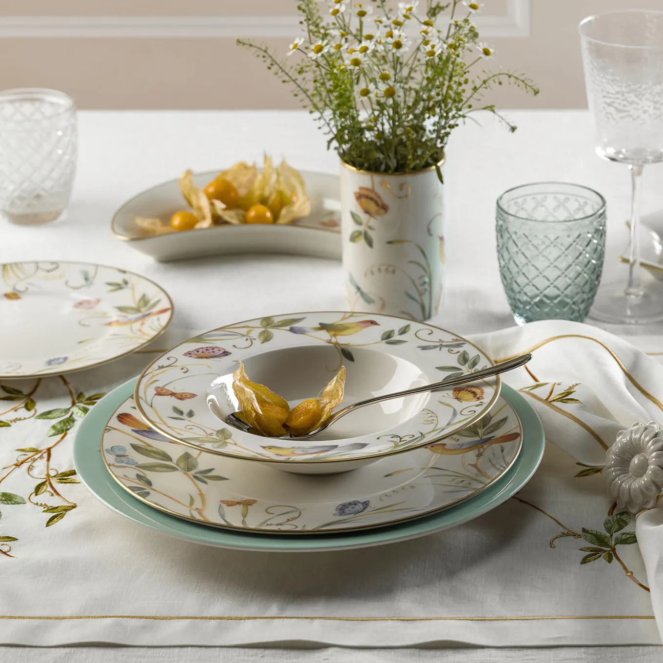 Set di 2 piatti fondi Jolie in porcellana