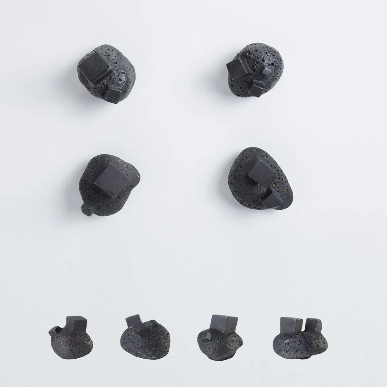 Set di 4 pomelli neri per porte Pietra #4 di Nicole Valenti