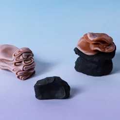 Set di 4 pomelli neri per porte Impronta #4 di Nicole Valenti