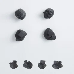 Set di 4 pomelli neri Pietra #1 di Nicole Valenti