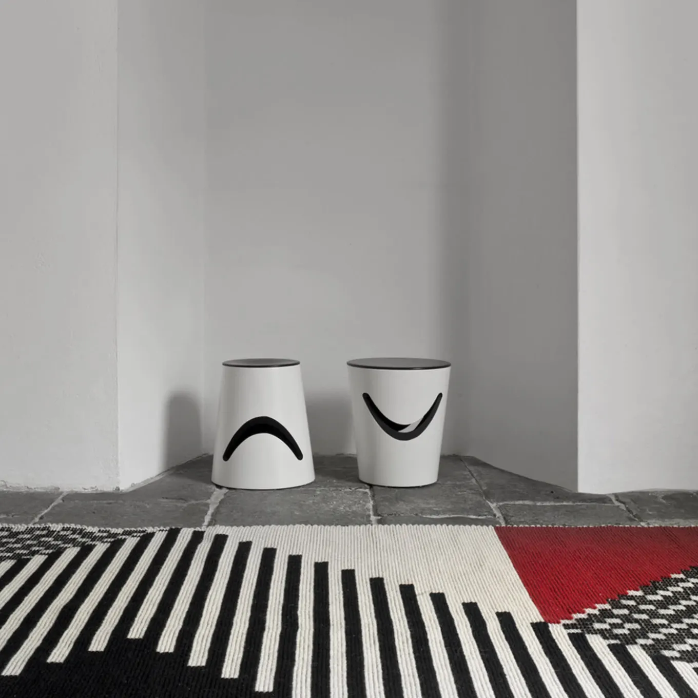 Set di 2 sgabelli Happy&Grumpy di Sakura Adachi