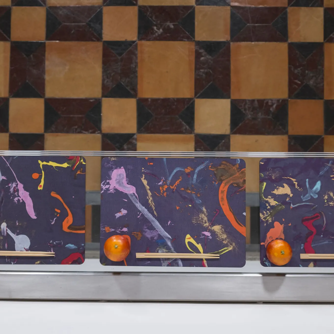 Set di 6 tovagliette in fibra di legno lucida stampate Carnival