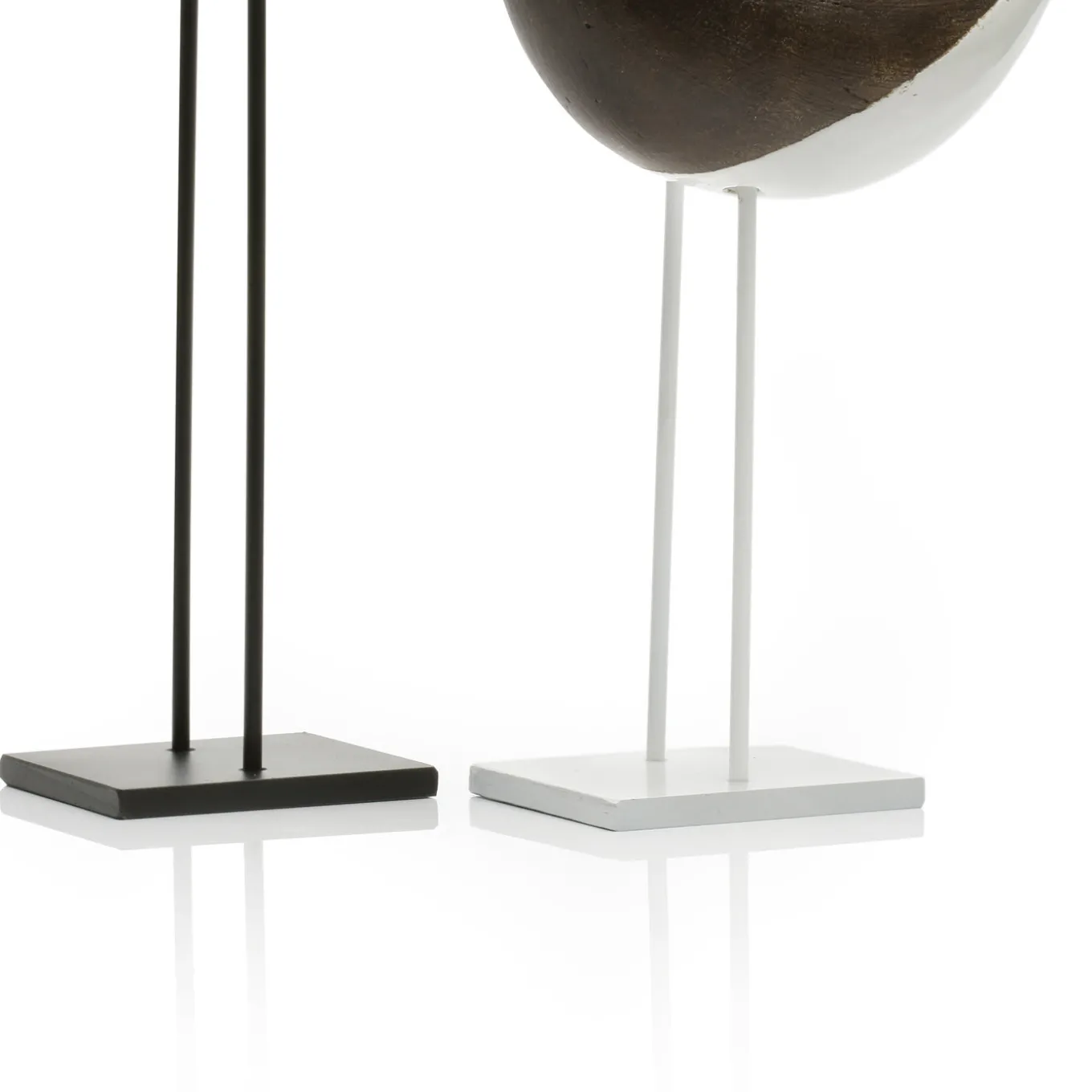 Set di 2 uccelli bianchi e neri scultura di Aldo Londi