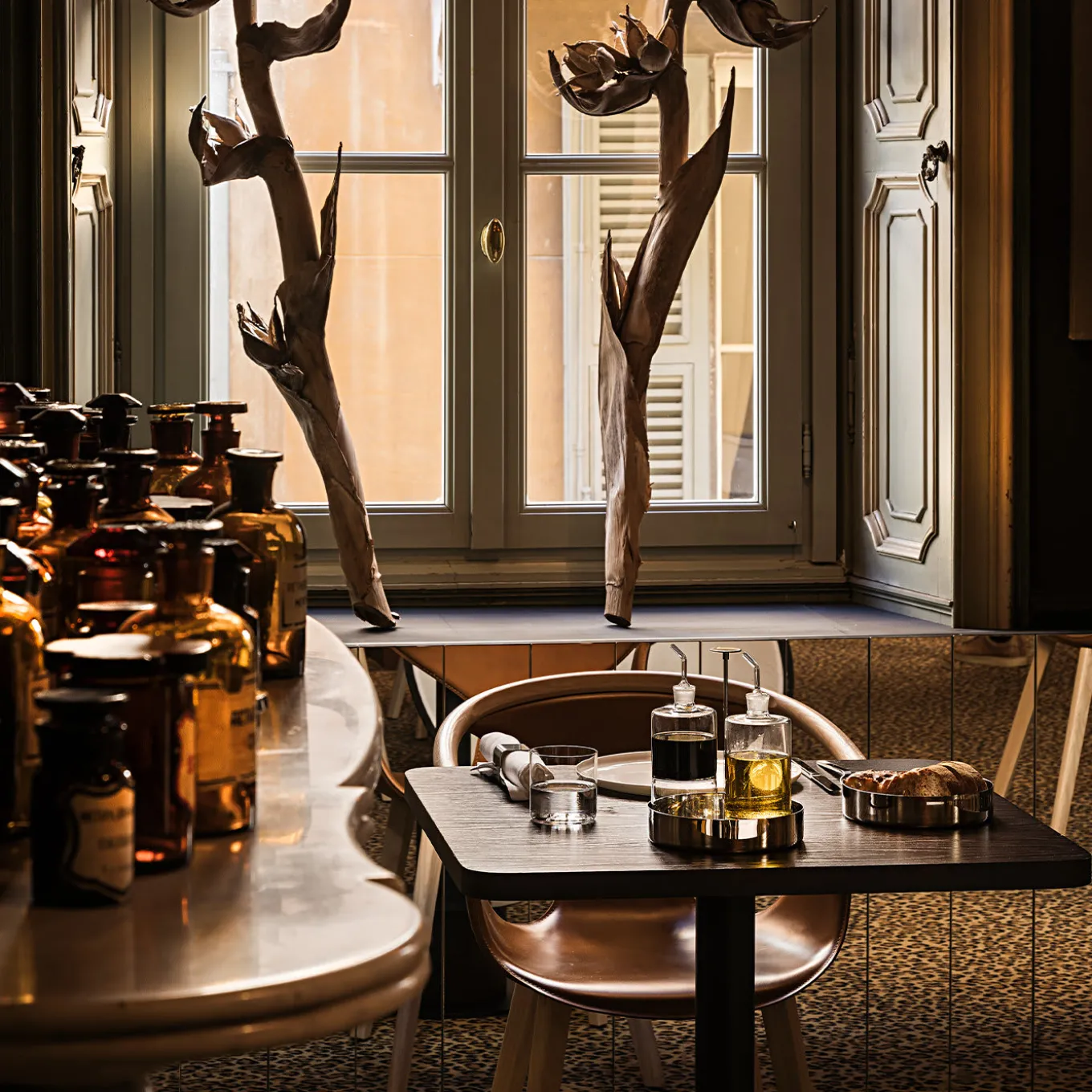 Set di bottiglie di vetro per olio e aceto Stile