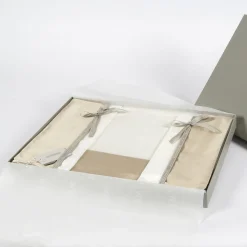 Set di lenzuola e due federe in raso di cotone beige Tivoli