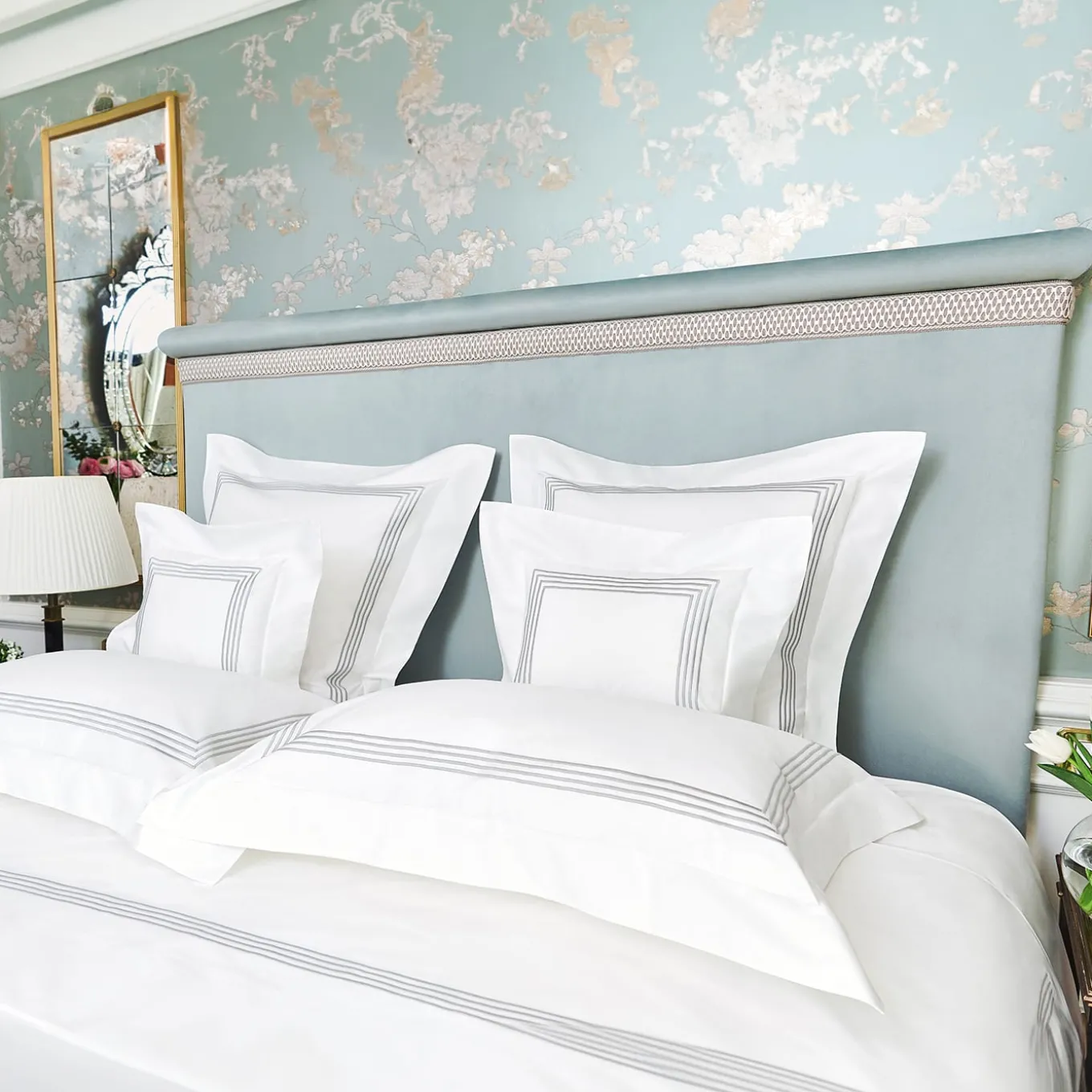 Set di lenzuola US King bianco e grigio di Four Generations