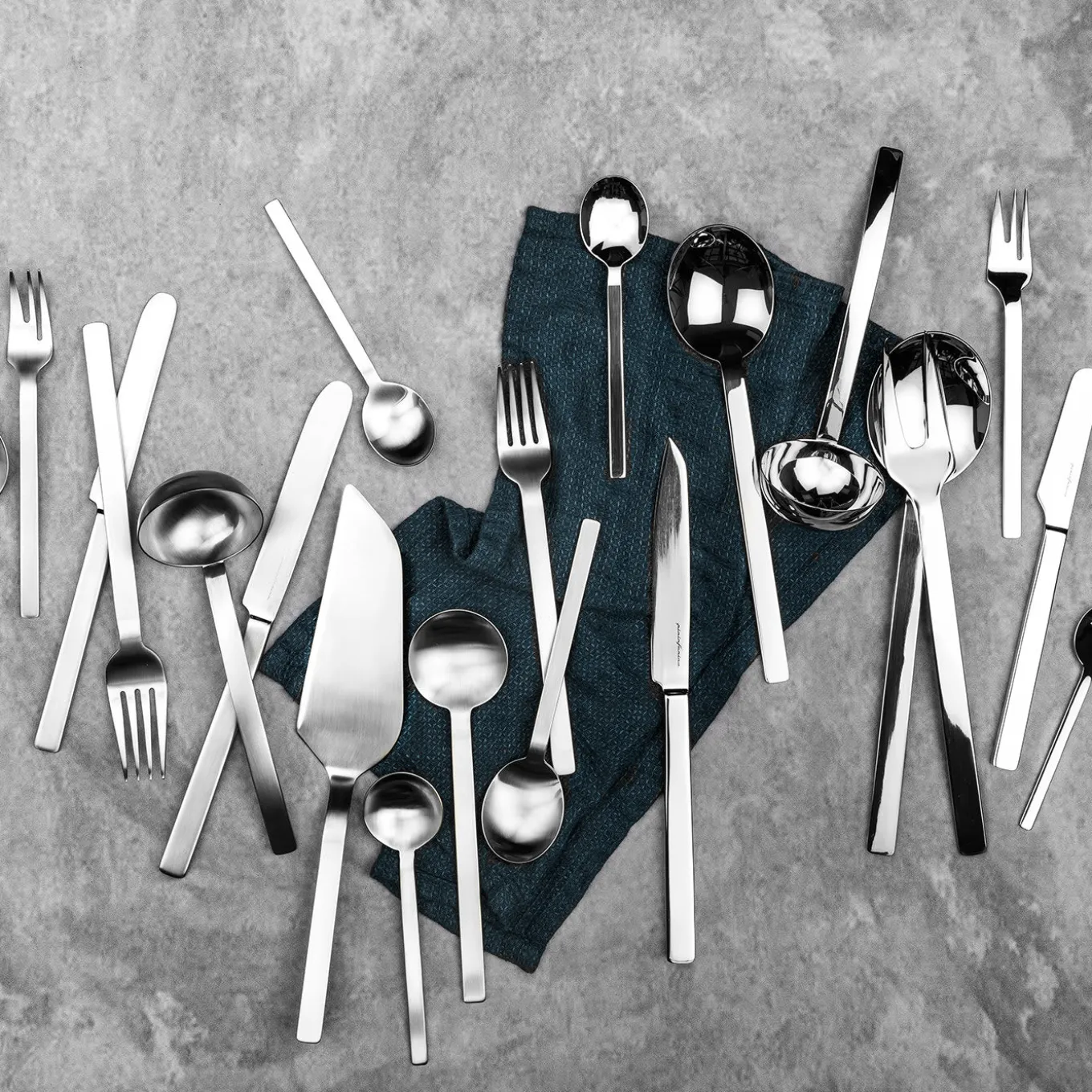 Set di posate Stile 5 pezzi in argento di Pininfarina Mepra