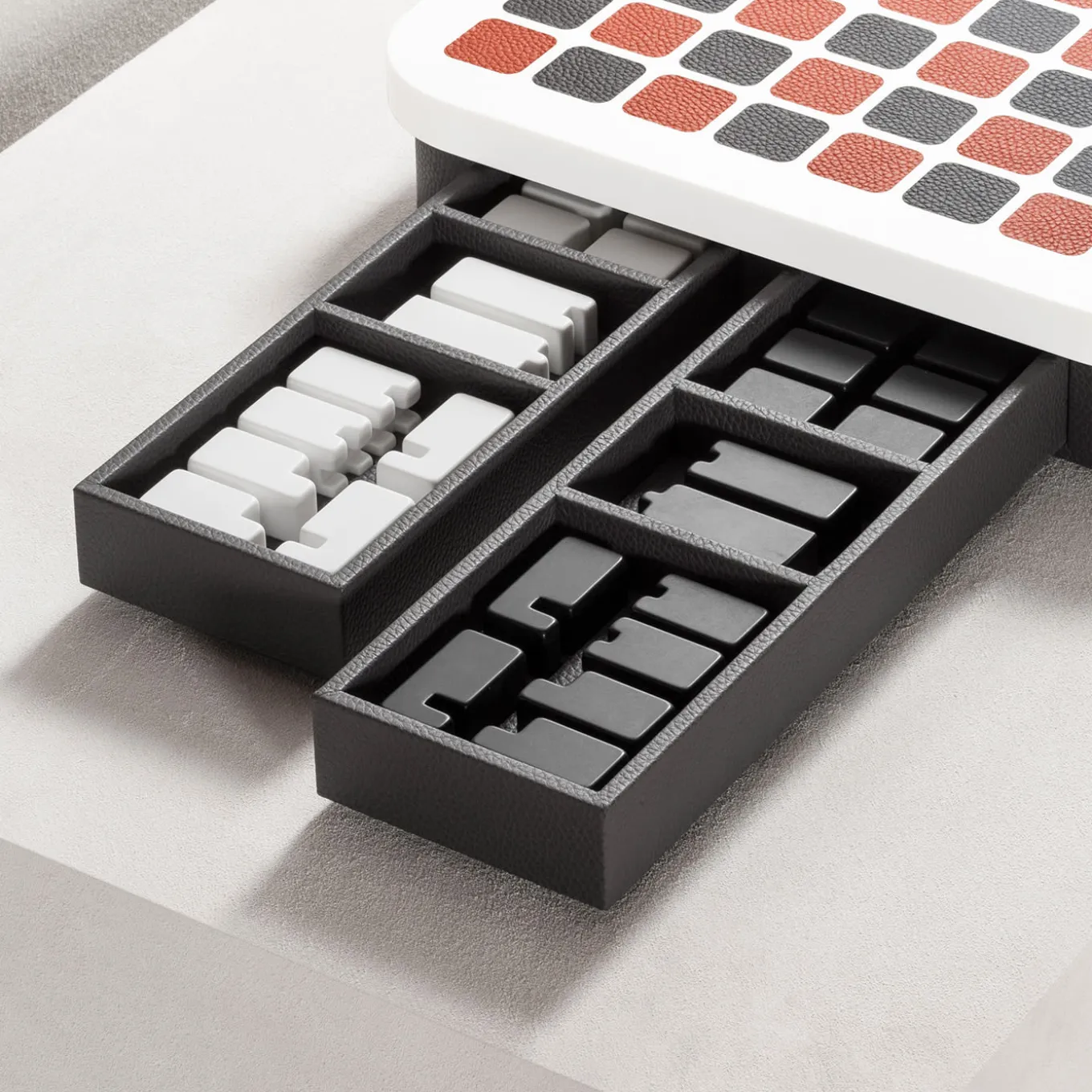 Set di scacchi in Corian® Delos