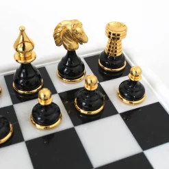 Set di scacchi in stile persiano