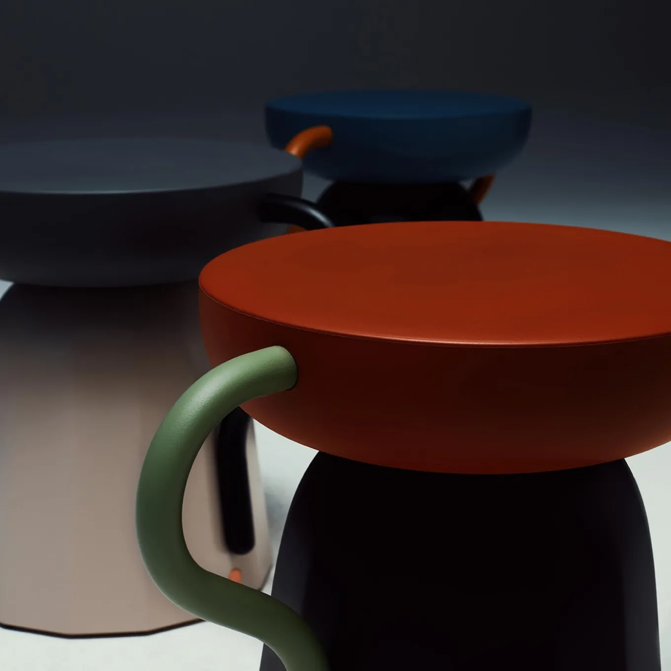 Sgabello Allié Red di Luca Nichetto