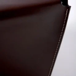 Sgabello basso Jimmy Sue marrone scuro di Bouchard e Maschera