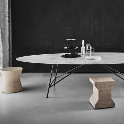 Sgabello Ikona in marmo Giallo Egiziano di Elisa Ossino