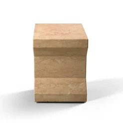 Sgabello Ikona in marmo Rosa Perlino di Elisa Ossino