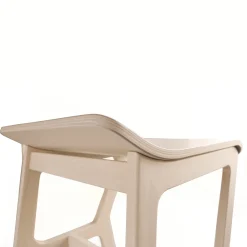 Sgabello medio bianco Nhino LE di Emilio Nanni