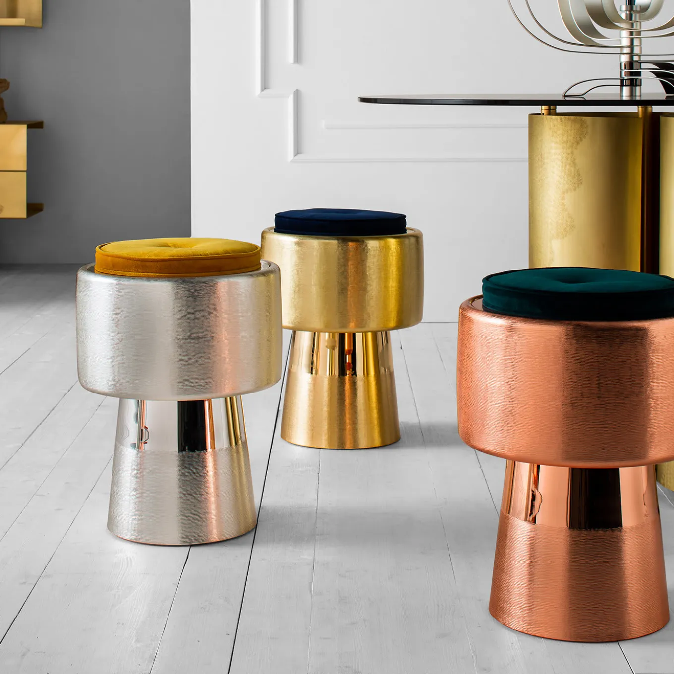 Sgabello Tappo in bronzo di NOOII