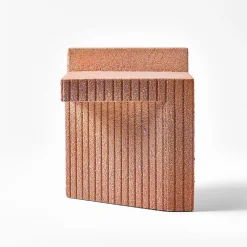 Sgabello Zaccaria arancione di Patricia Urquiola