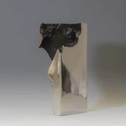 She Scultura in vernice nera e alta lucidatura a specchio